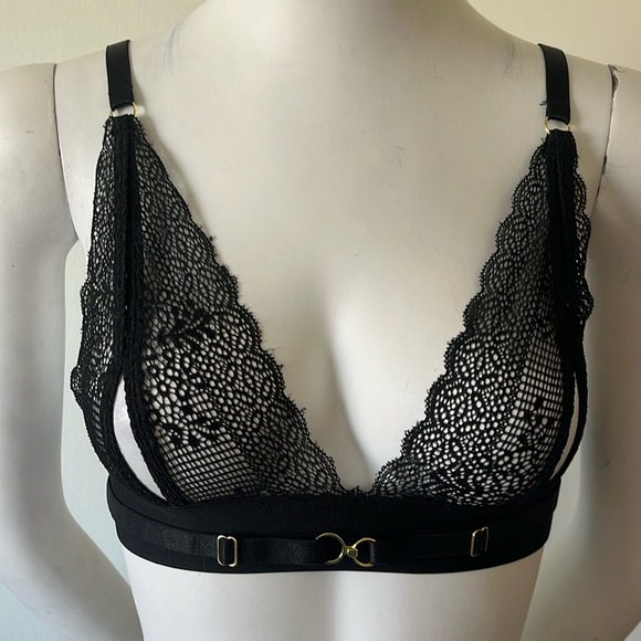 Allure Black Lace Bra - Picture 1 of 7